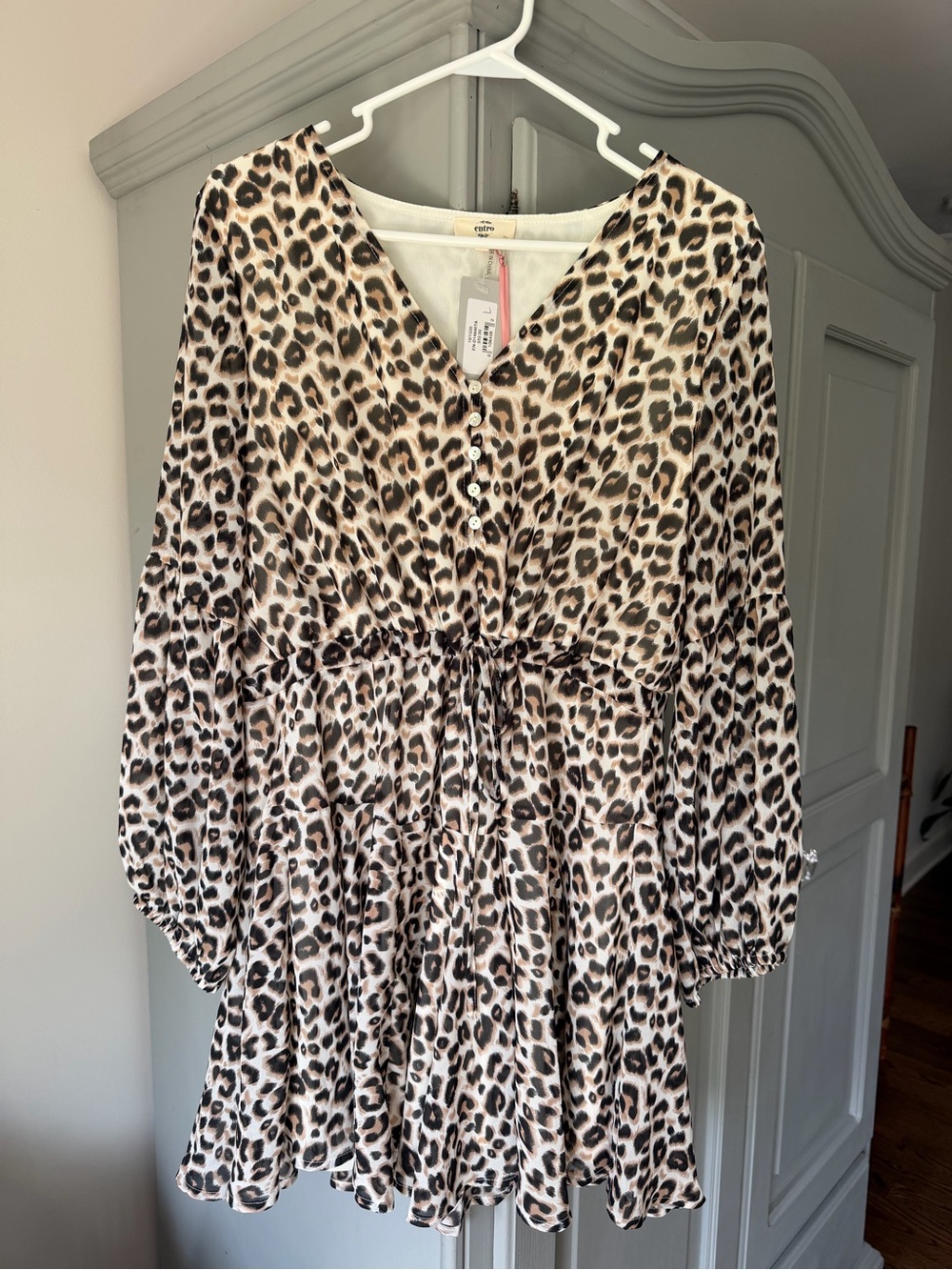 Entro animal print dress size L. NWT